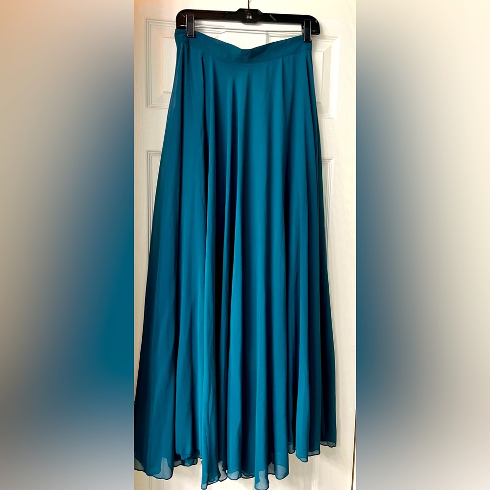 Chicwish size medium teal Chiffon Maxi skirt.
